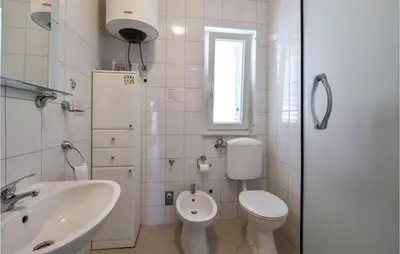 Kupaonica u objektu 1 Bedroom Lovely Apartment In Kanica