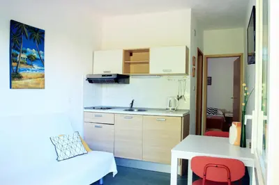 Kuhinja ili čajna kuhinja u objektu Apartments with parking space Pirovac, Sibenik - 20015
