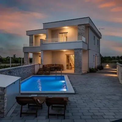 Holiday house Lumina - outdoor swimming pool