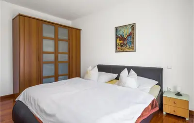 Krevet ili kreveti u jedinici u objektu 4 Bedroom Cozy Home In Vodice