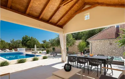 Bazen u objektu Pet Friendly Home In Oklaj With Sauna ili u blizini