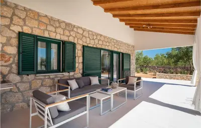 Balkon ili terasa u objektu Pet Friendly Home In Oklaj With Sauna