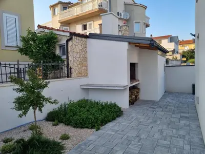 Zgrada u kojoj se nalazi vila