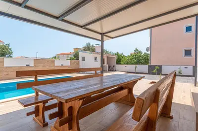 Bazen u objektu Holiday home Natalia ili u blizini