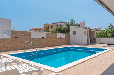 Bazen u objektu Holiday home Natalia ili u blizini