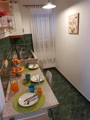 Hrana u apartmanu ili u blizini