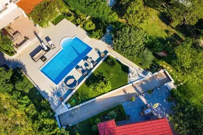 Bazen u objektu Villa Beauty Luxury Vodice ili u blizini
