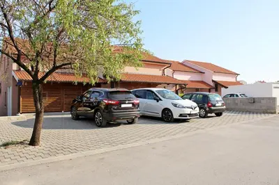 Zgrada u kojoj se nalazi vila