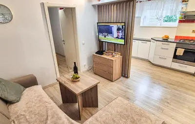 Kuhinja ili čajna kuhinja u objektu Awesome Apartment In Sibenik With Wifi