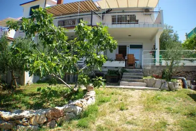 Vrt u objektu Apartment in Murter with sea view,air conditioning, WiFi 5026-4