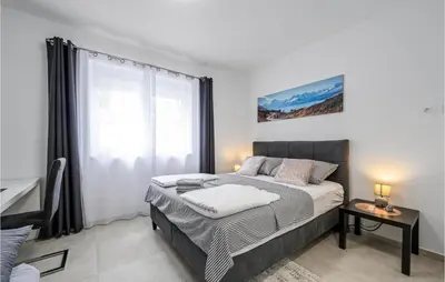 Krevet ili kreveti u jedinici u objektu Gorgeous Home In Vodice With Kitchen