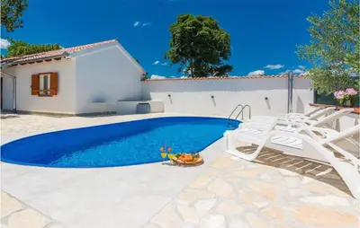 Bazen u objektu Stunning Home In Bila Vlaka ili u blizini