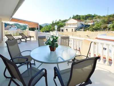 Balkon ili terasa u objektu Holiday Home Villa Kursar by Interhome