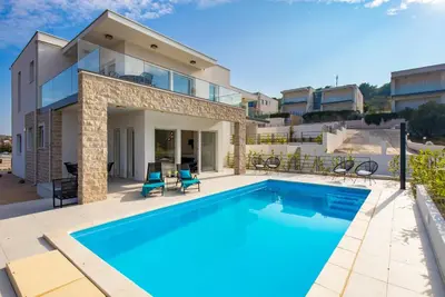 Bazen u objektu Villa Mare & Skye ili u blizini