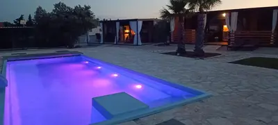 Bazen u objektu SAK Mobile Home Pirovac ili u blizini
