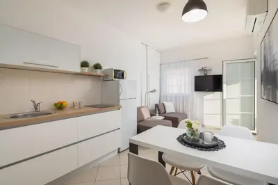 Kuhinja ili čajna kuhinja u objektu Apartments Tihi III