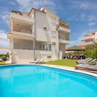 Apartments Tihi III