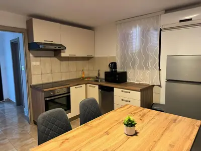 Kuhinja ili čajna kuhinja u objektu Apartman Pepa Murter