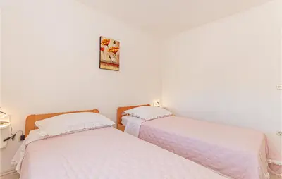 Krevet ili kreveti u jedinici u objektu Awesome Apartment In Razanj