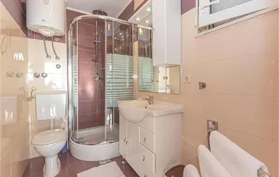 Kupaonica u objektu Awesome Apartment In Razanj