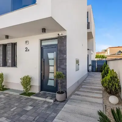 Beautiful Apartment In Jezera With Wifi