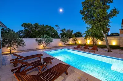 Bazen u objektu MY DALMATIA - Holiday home Zara with private swimming pool ili u blizini