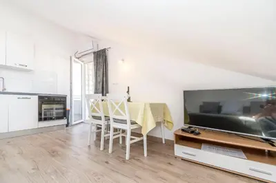 Kuhinja ili čajna kuhinja u objektu Apartments Nada