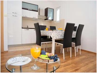 Kuhinja ili čajna kuhinja u objektu Apartments Andi