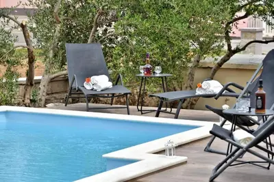 Bazen u objektu Apartments Beauty ili u blizini