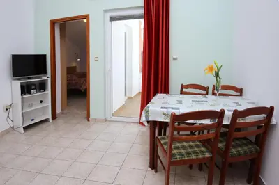 Kuhinja ili čajna kuhinja u objektu Apartments & Rooms Villa Petra