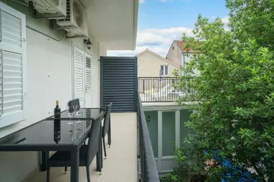 Balkon ili terasa u objektu Heritage Residence in Center with pool- apartments