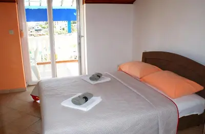 Krevet ili kreveti u jedinici u objektu Apartments by the sea Grebastica, Sibenik - 20736