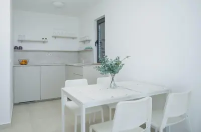 Kuhinja ili čajna kuhinja u objektu Apartmani Podraduč 14