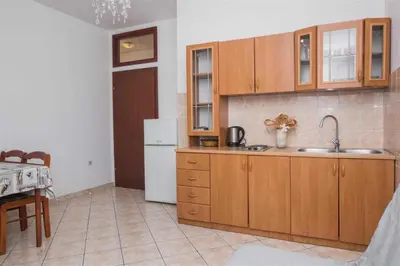 Kuhinja ili čajna kuhinja u objektu Charming Beach Apartments, Brodarica, Šibenik City