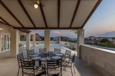 Balkon ili terasa u objektu Villa Stina Jezera, Murter