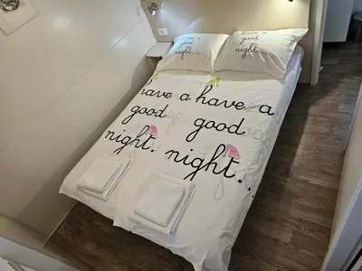 Krevet ili kreveti u jedinici u objektu Mobile Home Sea Fairy , Jezera , Murter