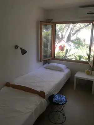 Krevet ili kreveti u jedinici u objektu Apartment by the sea Žirje with private heated hydromassage pool