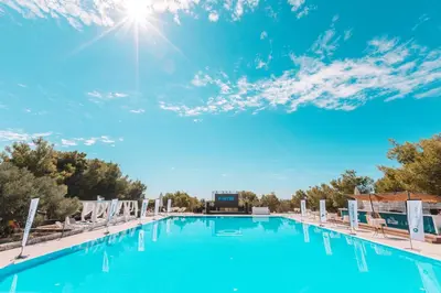 Bazen u objektu Obonjan Island Resort ili u blizini