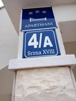 Certifikat, nagrada, logo ili neki drugi dokument izložen u objektu Apartment Mijatovic