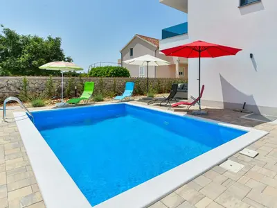 Bazen u objektu Holiday Home Sunrise by Interhome ili u blizini