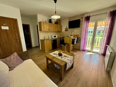 Kuhinja ili čajna kuhinja u objektu Apartments Nola