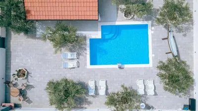 Bazen u objektu Villa Ivana Whisper of nature ili u blizini
