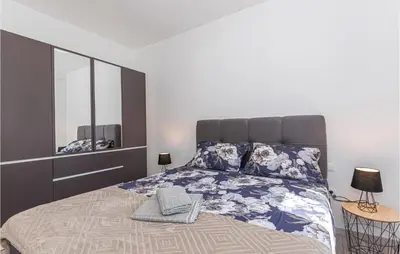 Krevet ili kreveti u jedinici u objektu 1 Bedroom Amazing Apartment In Vodice