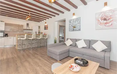 Kuhinja ili čajna kuhinja u objektu Nice Home In Kaocine - Miljevci