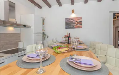 Kuhinja ili čajna kuhinja u objektu Nice Home In Kaocine - Miljevci