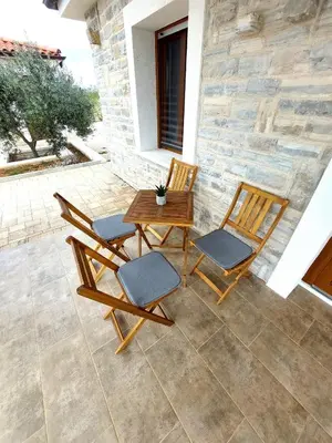 Popločani dio dvorišta ili vanjski dio objekta Holiday home Lunnis - Total peace and serenity