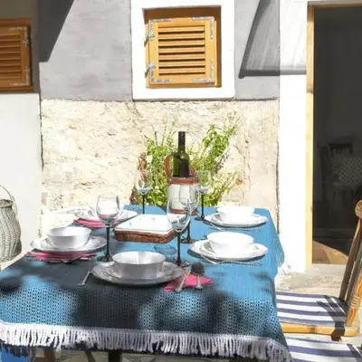 Charming house in Jezera + Balcony