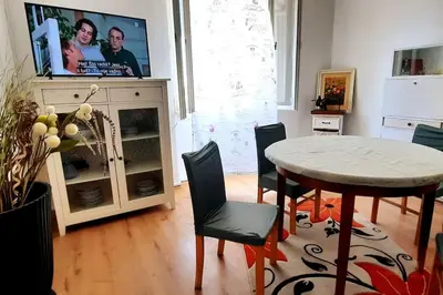 Tlocrt objekta Prelijep kondominij u blizini atrakcija