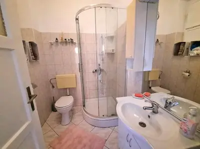 Tlocrt objekta Prelijep kondominij u blizini atrakcija
