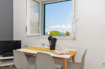 TV i/ili zabavni centar u objektu Apartments Delfin